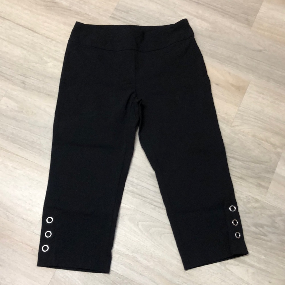 Zac & Rachel black Capri Pants size 10